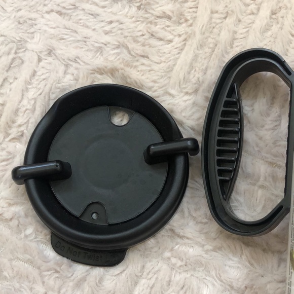 Minnie Mickey Pool scene Disney Parks Plastic Travel Mug Cup 16 oz EUC - Picture 10 of 16